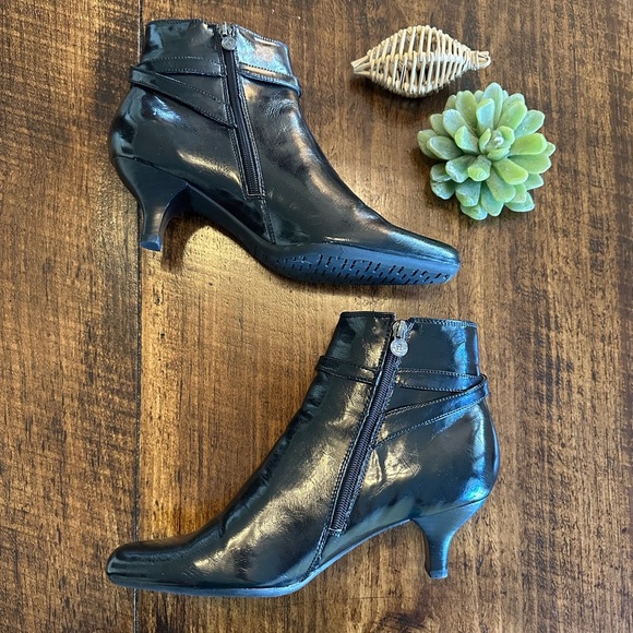 Etienne Aigner | Black Faux Leather Kitten Heel Ankle Boot, Size 10 - Picture 3 of 11
